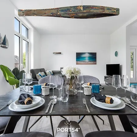 Nachtschwaermer, App 17 *